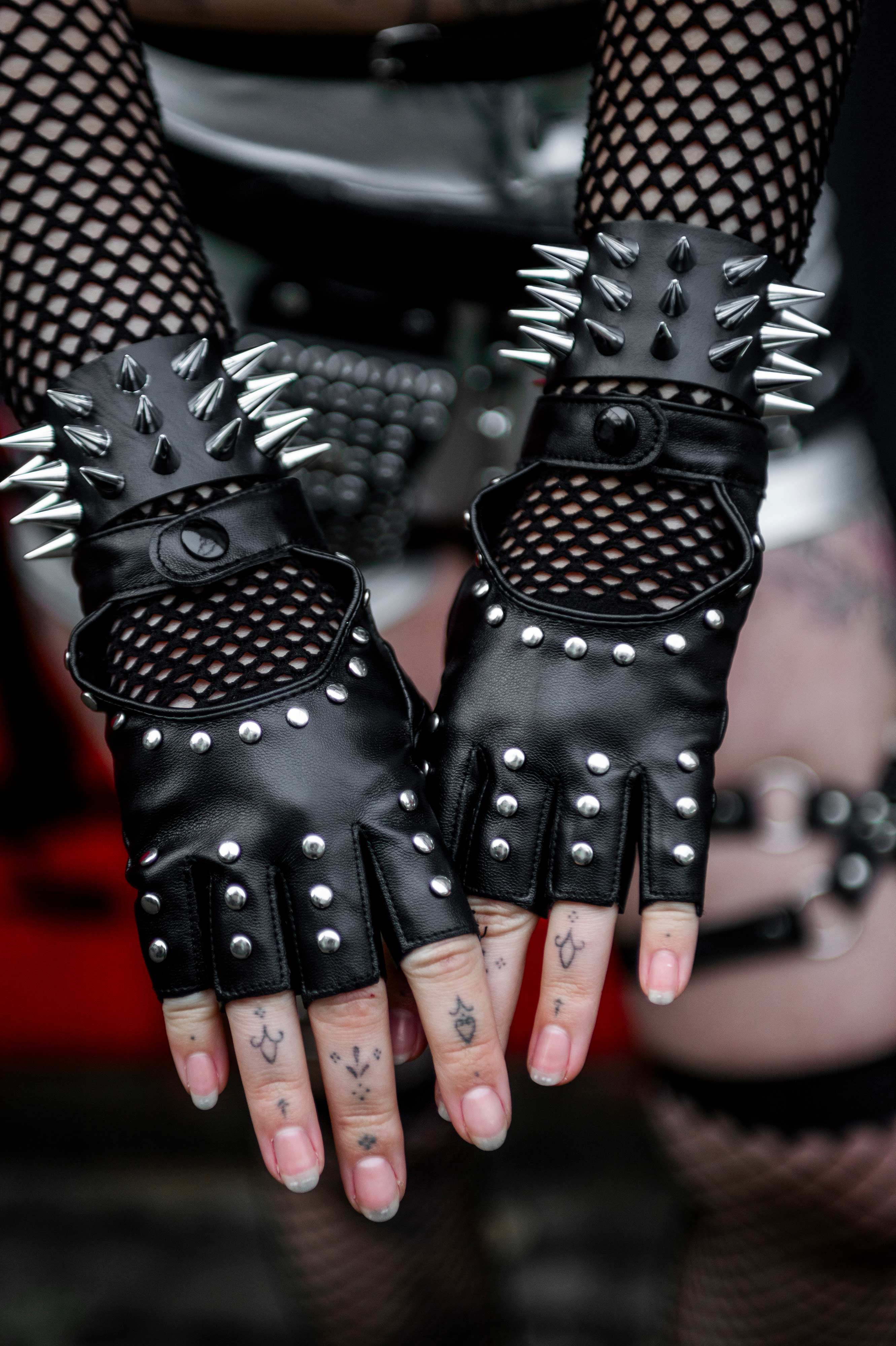 close up rave handschoenen rockstar zwart leer met studs