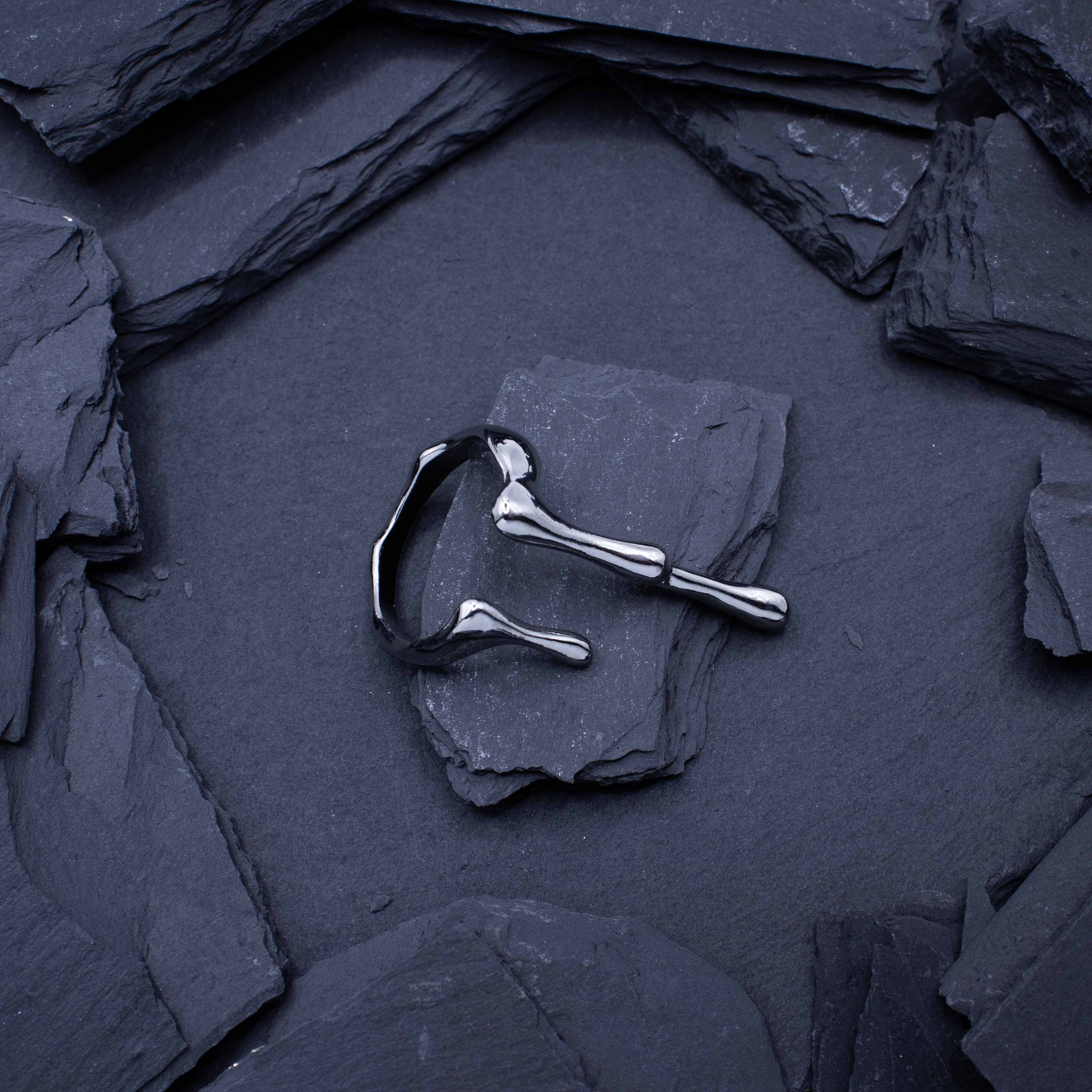 Zilveren 'Drop' rave ring van RARE RAVERS2