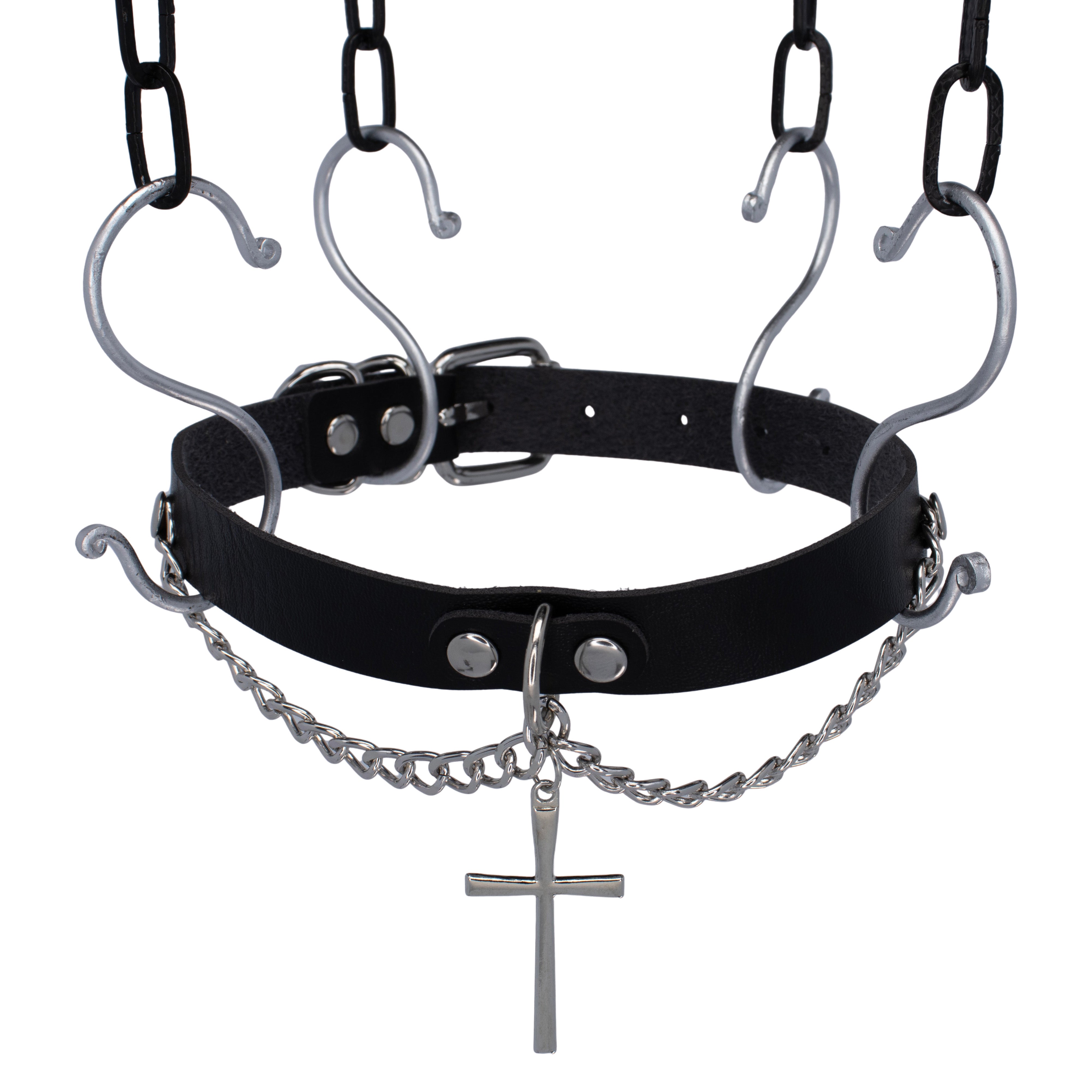Choker PU-leer met zilveren kruis. bovenzijde