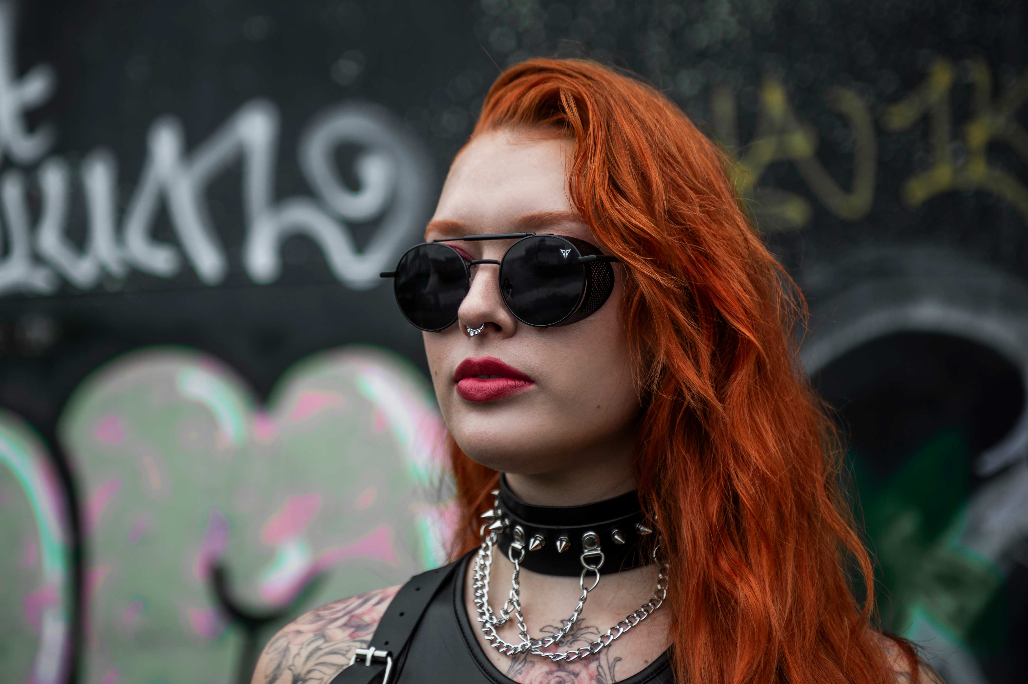 woman dimencio black zwart rave zonnebril sunglasses techno punk