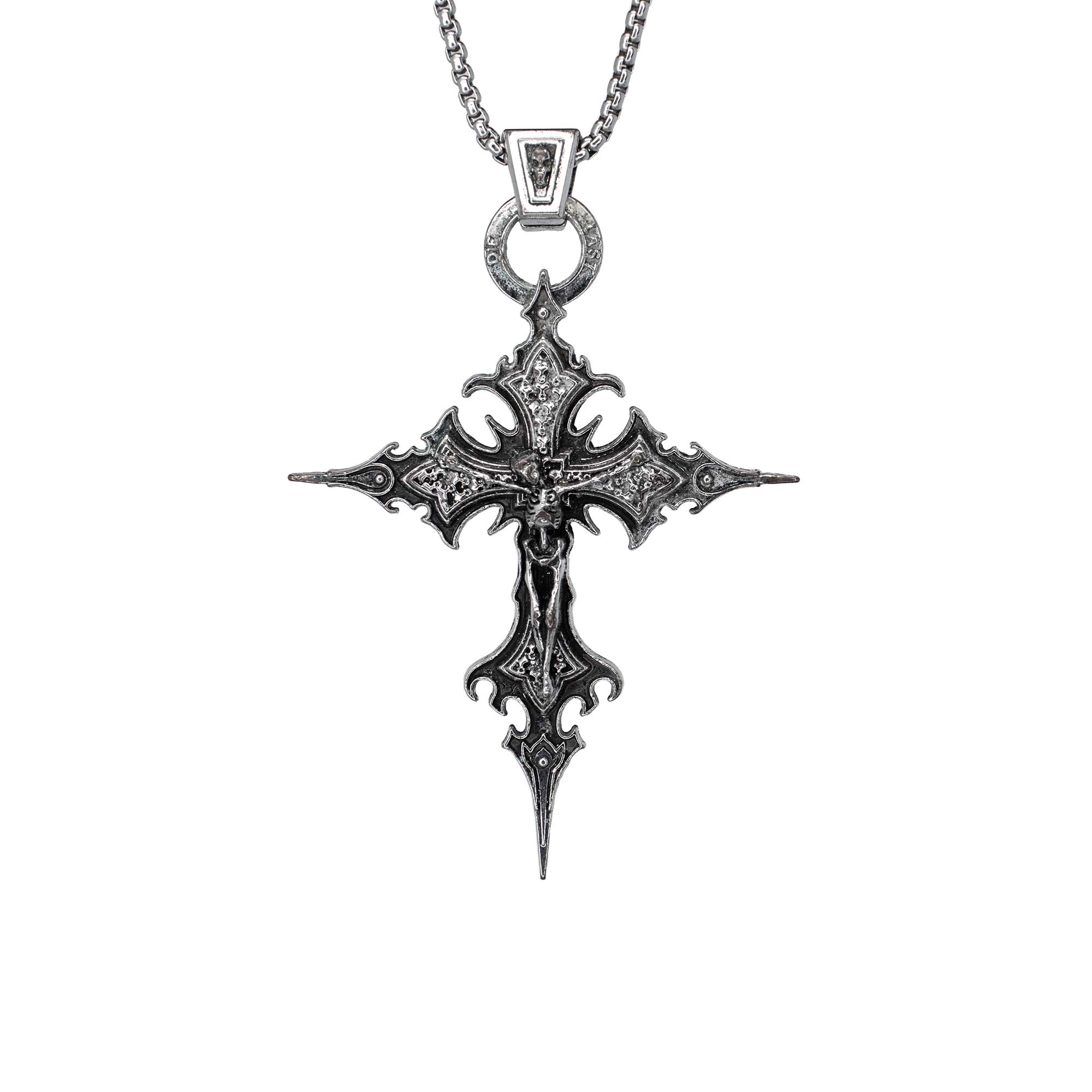 Foto zoom voorzijde  'Dark Cross' rave ketting van RARE RAVERS, een zilveren ketting met een groot kruis van 8,5 cm, perfect voor een unieke en opvallende rave- of techno-look.