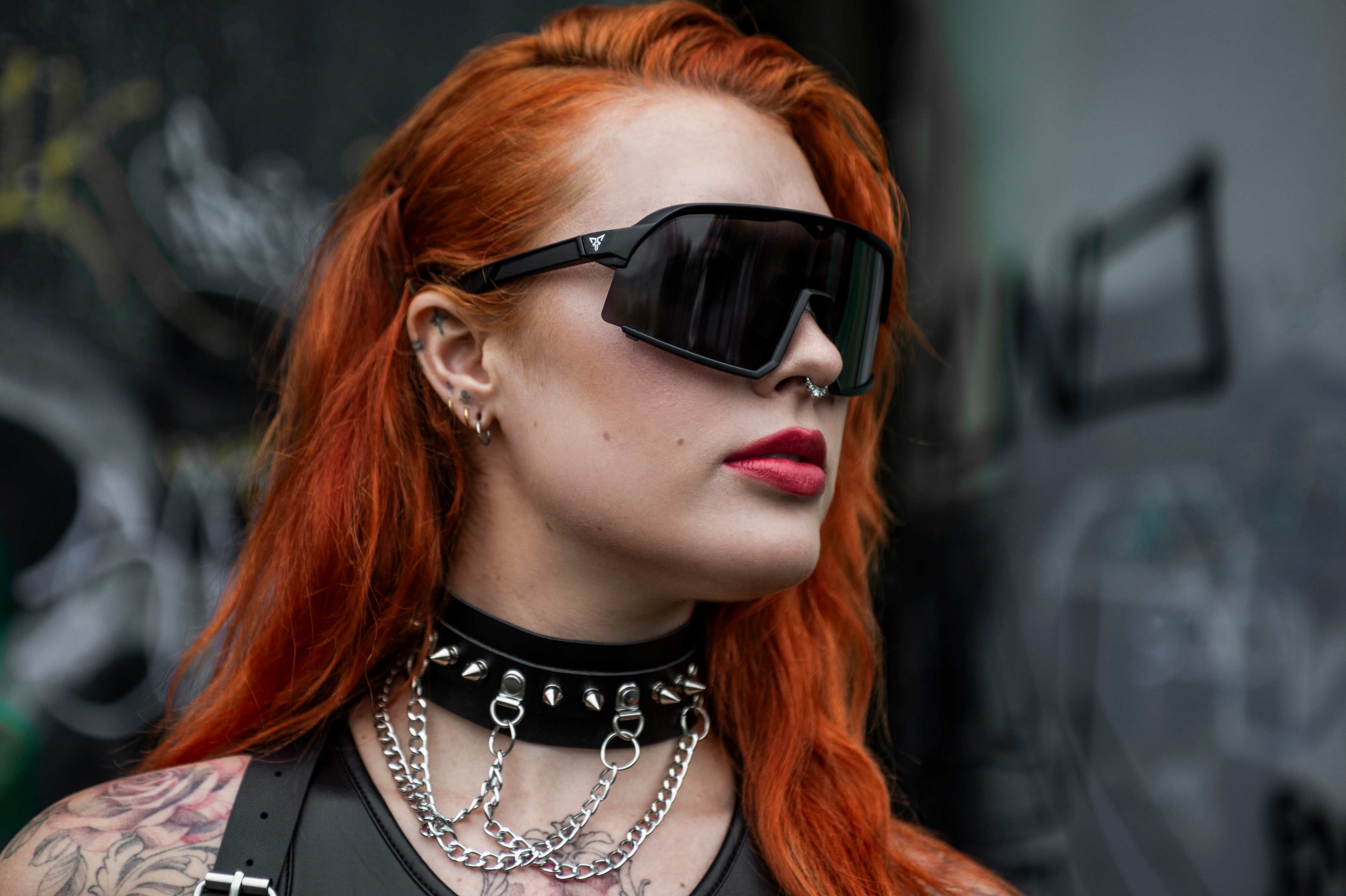 woman model glacies black rave sunglasses techno ski 